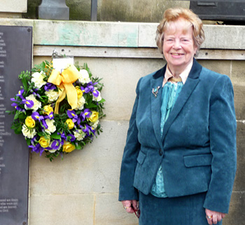 laying the wreath